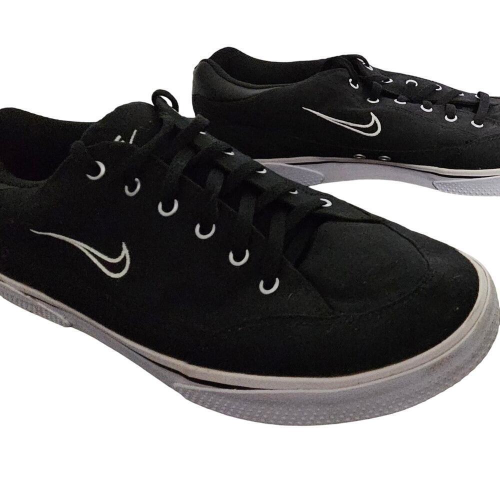 Nike - Picture 2 of 6
